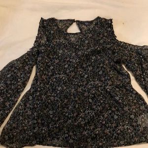Shoulder-less flower blouse